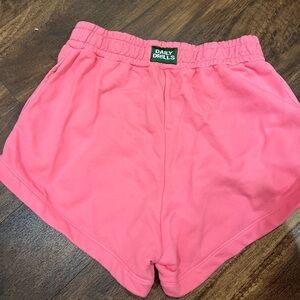 DAILY DRILLS “CHEEK” sweatshorts